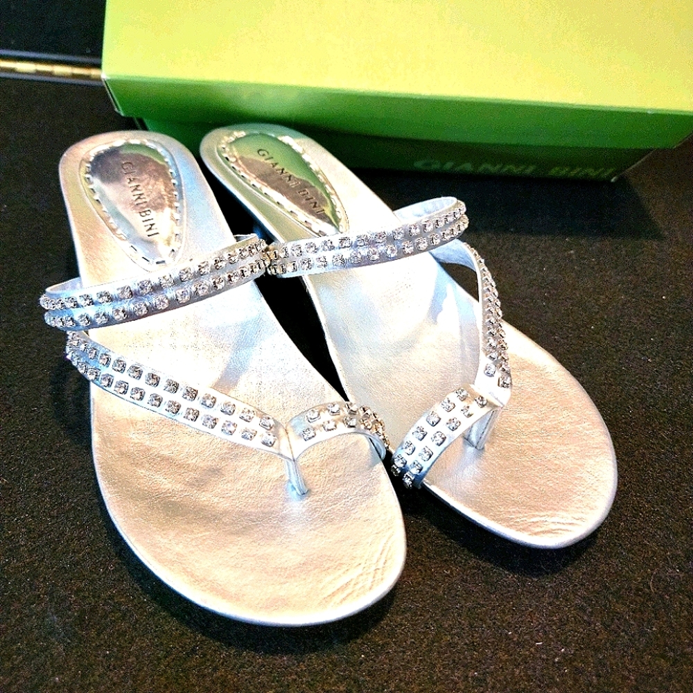 Silver Bling Toe Ring Sandals NEW 8